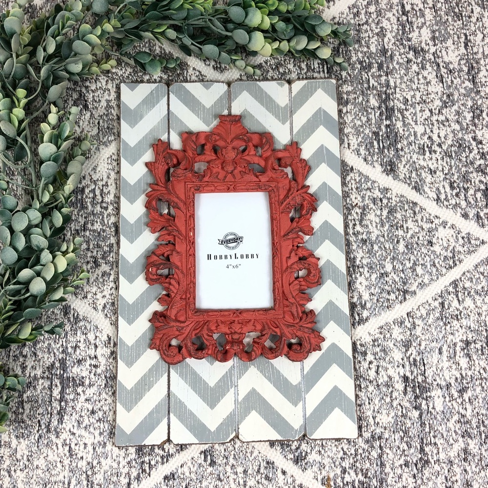 Hobby Lobby Chevron and Coral Picture Frame, 4x6